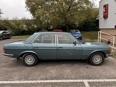 Lot 5 - 1983 Mercedes - Benz 280E W123, 2746cc, automatic, 4 door saloon, reg. no. OGK 17Y