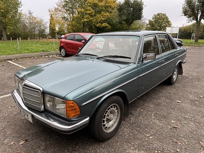 Lot 5 - 1983 Mercedes - Benz 280E W123, 2746cc, automatic, 4 door saloon, reg. no. OGK 17Y
