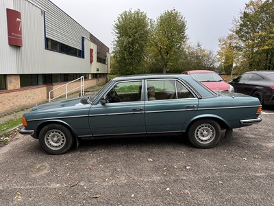 Lot 5 - 1983 Mercedes - Benz 280E W123, 2746cc, automatic, 4 door saloon, reg. no. OGK 17Y
