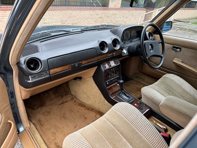 Lot 5 - 1983 Mercedes - Benz 280E W123, 2746cc, automatic, 4 door saloon, reg. no. OGK 17Y