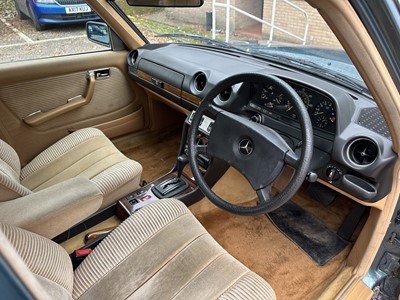 Lot 5 - 1983 Mercedes - Benz 280E W123, 2746cc, automatic, 4 door saloon, reg. no. OGK 17Y
