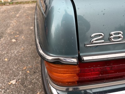 Lot 5 - 1983 Mercedes - Benz 280E W123, 2746cc, automatic, 4 door saloon, reg. no. OGK 17Y