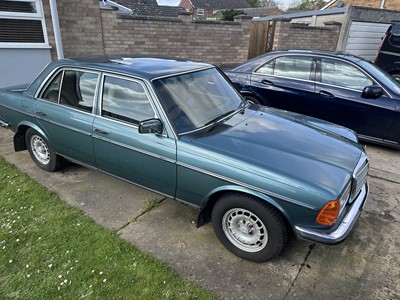 Lot 5 - 1983 Mercedes - Benz 280E W123, 2746cc, automatic, 4 door saloon, reg. no. OGK 17Y