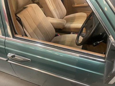 Lot 5 - 1983 Mercedes - Benz 280E W123, 2746cc, automatic, 4 door saloon, reg. no. OGK 17Y