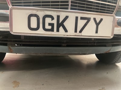 Lot 5 - 1983 Mercedes - Benz 280E W123, 2746cc, automatic, 4 door saloon, reg. no. OGK 17Y
