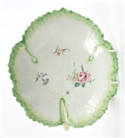 Lot 151 - 18th century Worcester mulberry leaf-shaped...