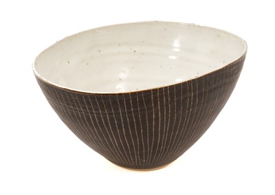 Lot 164 - Lucie Rie sgraffito bowl