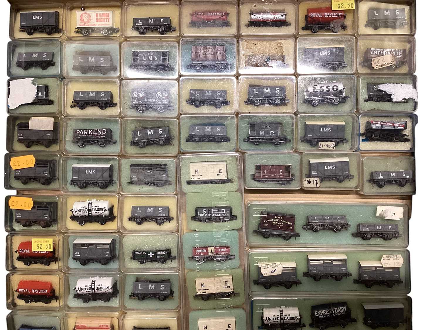 Lot 1897 - Selection of N Gauge rolling stock including private wagons & tankers, approx 165 total