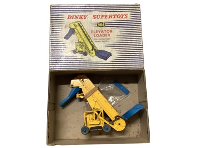 Lot 2015 - Dinky Supertoys diecast 20-Ton Lorry-Mounted Coles Crane, boxed No.972 & Elevator Loader, boxed No.964, plus Military models including 25-Pounder Field Gun Set No.697, boxed and other loose...