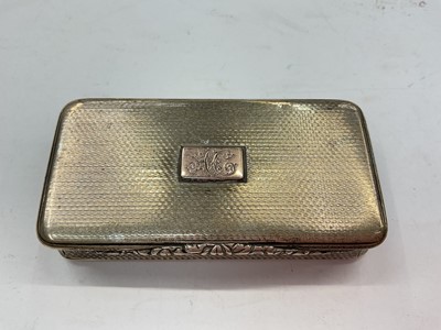 Lot 10 - 19th century Continental silver snuff box of rectangular form, with engine turned decoration and inset gold cartouche, engraved AC.