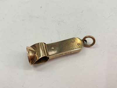 Lot 16 - George V 9ct gold cigar cutter, maker Sampson Mordan & Co (London 1919)
