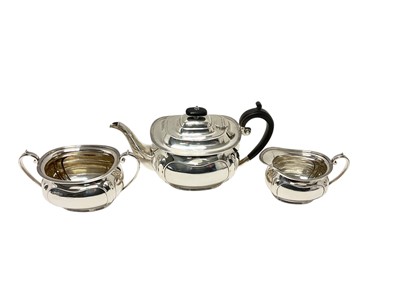 Lot 426 - Edwardian silver three piece teaset Sheffield 1909