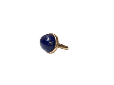 Lot 36 - 9ct gold mounted lapis lazuli oval cabochon cocktail ring