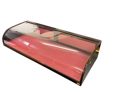 Lot 880 - Good quality Edwardian mahogany framed collector's tabletop display case with curved glass front and two hinged doors to the back 106 cm wide, 45 cm deep, 21 cm high.