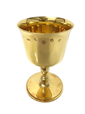 Lot 300 - Fine and rare 18ct gold chalice made to commemorate the investiture of H.R.H. Prince Charles as Prince of Wales at Caernarvon Castle in 1969 finely engraved with Prince of Wales feather crest, i...