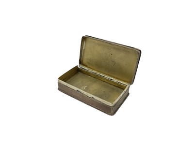 Lot 352 - Silver snuff box