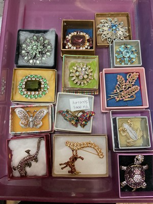 Lot 3 - Collection of vintage brooches including micro mosaic, paste set, Christian Lacroix 'Nöel 1998' gilt metal brooch etc
