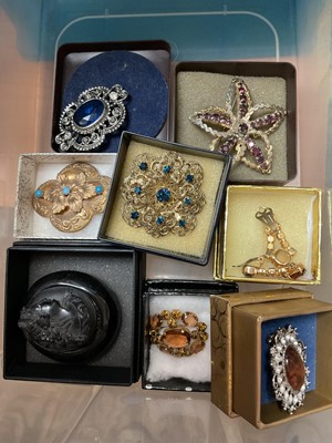 Lot 3 - Collection of vintage brooches including micro mosaic, paste set, Christian Lacroix 'Nöel 1998' gilt metal brooch etc