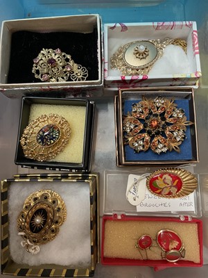 Lot 3 - Collection of vintage brooches including micro mosaic, paste set, Christian Lacroix 'Nöel 1998' gilt metal brooch etc
