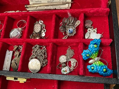 Lot 2 - Group of silver and white metal jewellery