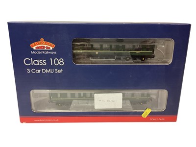 Lot 1820 - Bachmann OO Gauge Class 108 3 Car DMU Set, boxed No. 32-913 (1)