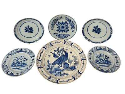 Lot 132 - Group of six 18th century Delft plates