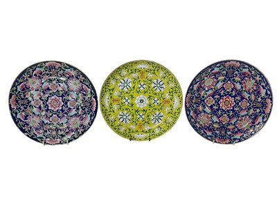 Lot 120 - Three 19th century Chinese porcelain plates