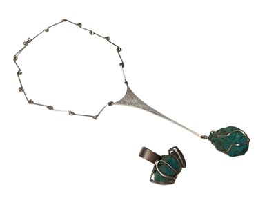 Lot 11 - Peruvian silver (925) and raw turquoise abstract modernist pendant necklace and similar ring