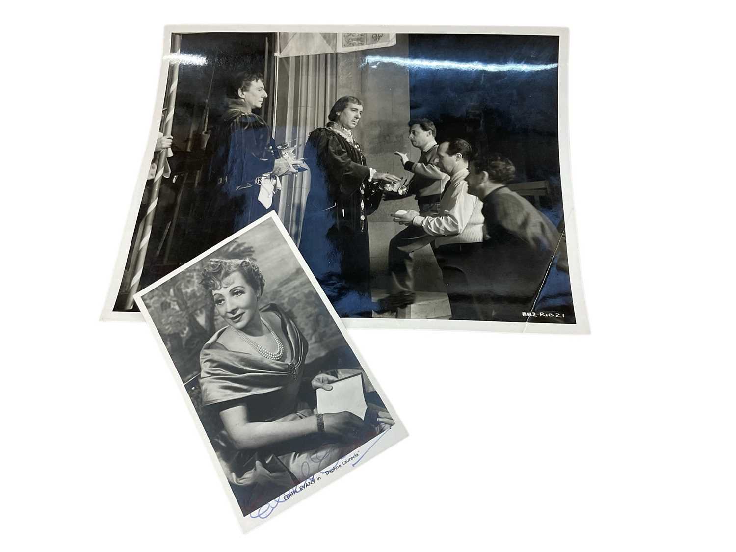 Lot 1453 - Publicity photographic still of Richard III with Sir Laurence Olivier and Sir Ralph Richardson and signed photograph of Dame Edith Evans in Laureola (1949)