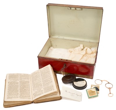 Lot 883 - Regency red toleware jewellery box, and contents