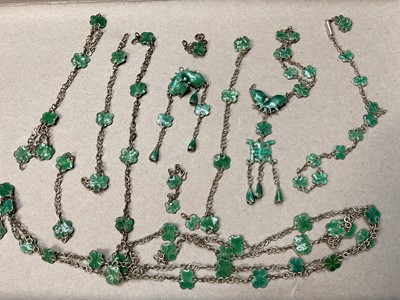Lot 5 - Group of vintage costume jewellery and bijouterie