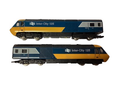 Lot 1824 - Hornby OO Gauge Class 91 Intercity Power Car, three coaches & Clas 82 Trailer, plus Inter 125 Power Car & Trailer, all loose (7)