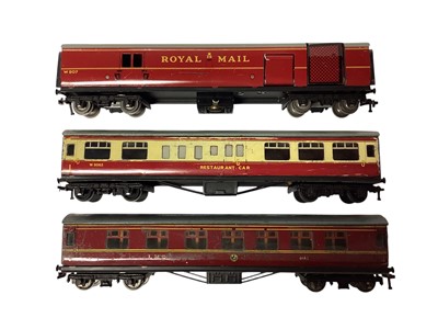 Lot 1828 - Railway OO Gauge Hornby Duplo tin plate Royal Mail Parcel Van, Restaurant Car & LMS Coach, plus a selection of other regioal coaches including Eastern, Midland & GWR Restuarant Cars (mos...