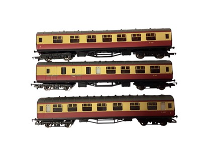 Lot 1828 - Railway OO Gauge Hornby Duplo tin plate Royal Mail Parcel Van, Restaurant Car & LMS Coach, plus a selection of other regioal coaches including Eastern, Midland & GWR Restuarant Cars (mos...