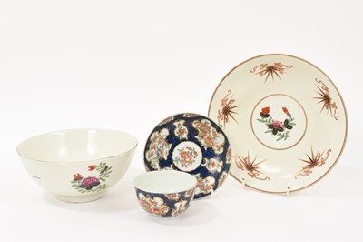 Lot 219 - A Worcester slop bowl and stand, circa 1770, painted in the Thunder and Lightning pattern, the bowl with double-ring mark to base, the stand 19cm diameter
