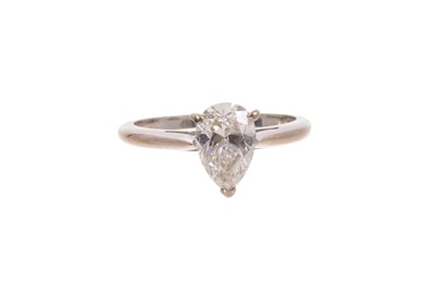 Lot 574 - Diamond single stone ring.
