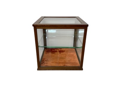 Lot 1590 - Good quality early 19th century mahogany shop's counter top display cabinet