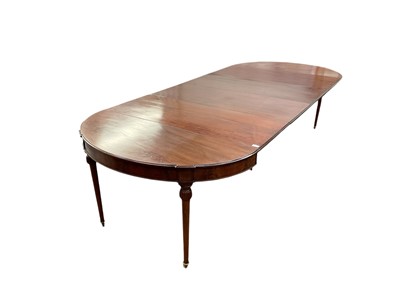 Lot 1591 - Early 20th century mahogany extending dining table