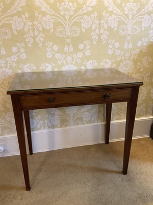 Lot 1504 - 19th century mahogany single drawer side table