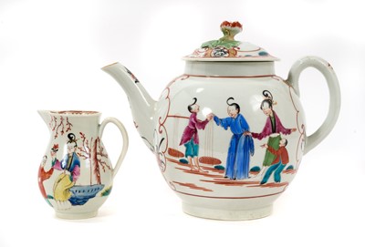 Lot 162 - Worcester teapot and cream jug in the Chinese manner