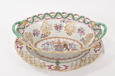 Lot 178 - Samson armorial’ oval basket and stand