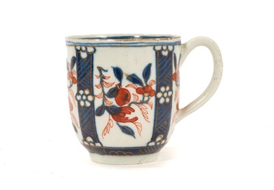 Lot 191 - A Worcester coffee cup, decorated in Imari style, circa 1775. Provenance; Henry Sandon