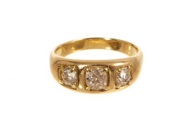 Lot 686 - Victorian diamond gypsy ring