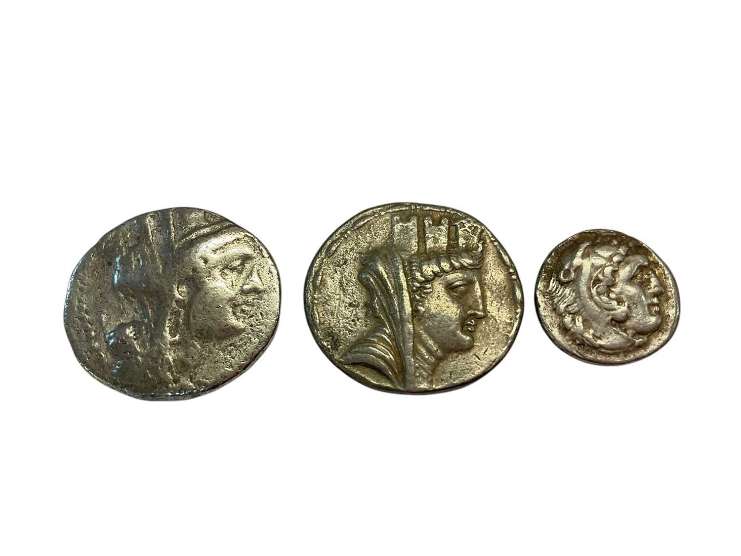 Lot 402 - Ancient - Greek mixed silver coins to include silver Tetradrachm Seleukia Obv: Veiled & turreted bust of Tyche before 47BC, Rev: Zeus enthroned left, holding Nike & sceptre GVF, silver D...