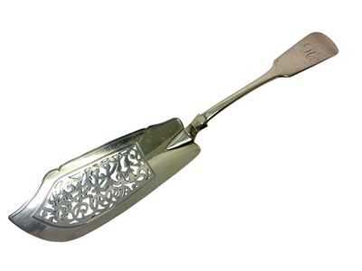 Lot 389 - Victorian Scottish silver Fiddle pattern fish server, with pierced FISH blade
