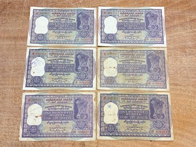 Lot 419 - India - Republic Reserve Bank of India mixed 100 Rupee purple banknotes to include signatures: H.V.R. Iengar 1957-62 GVF-AEF, P.C. Bhattacharyya GEF & four other 100 Rupee notes in mixed gra...
