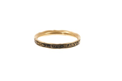 Lot 510 - George III enamel mourning ring, the gold and black enamel band with lettering "Lady Mary Menzies Died 30 Decem 1773", ring size K.