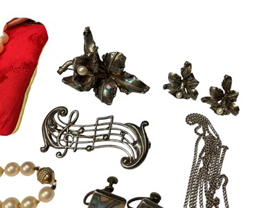 Lot 85 - Group of silver and tiger's eye jewellery, other silver/white metal jewellery, three cultured pearl necklaces and two pairs of pearl earrings