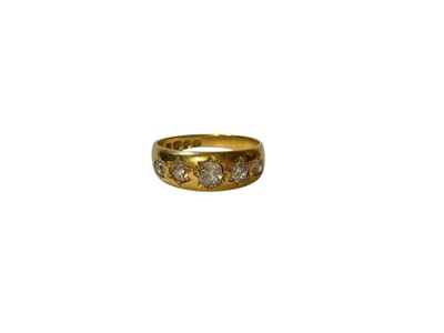 Lot 14 - Victorian 18ct gold diamond five stone ring