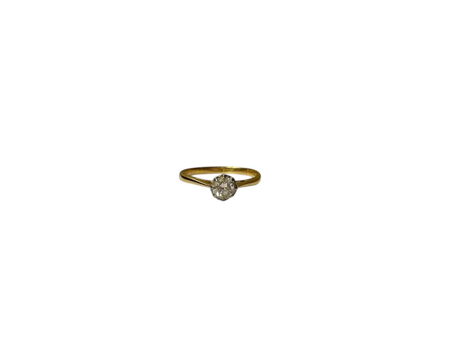 Lot 18 - Diamond single stone ring